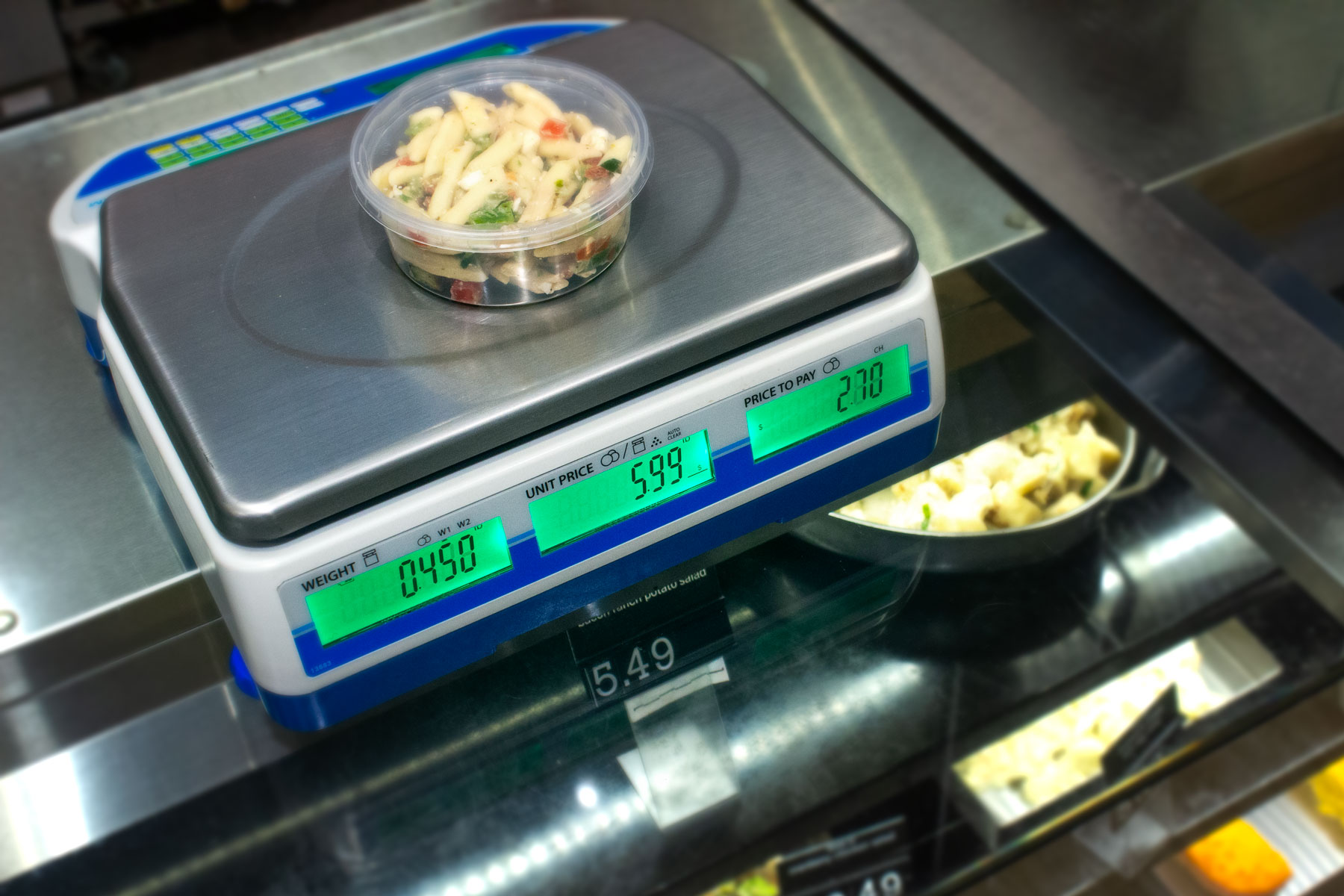 Swift SWZ weighing pasta at a deli